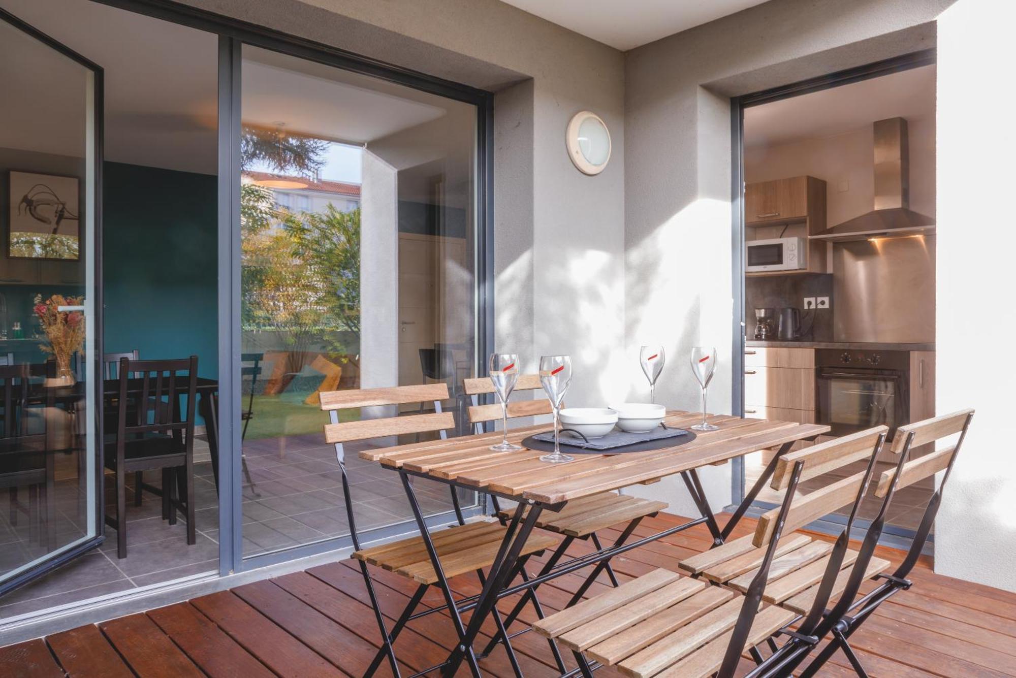 Superbe Appartement Terrasse Rdc - New Location Bourg-en-Bresse Exterior photo